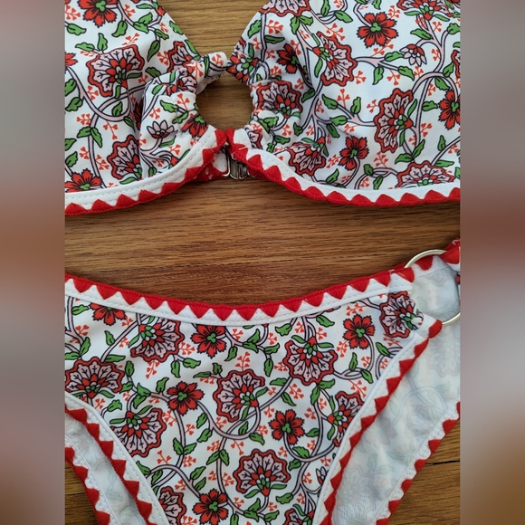 🆕 Floral bikini set - Picture 3 of 11